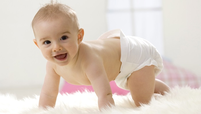 Picture of baby with diaper showcasing softness feature for Vistamaxx